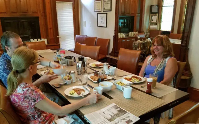 Mount Vernon Square Bed and Breakfast