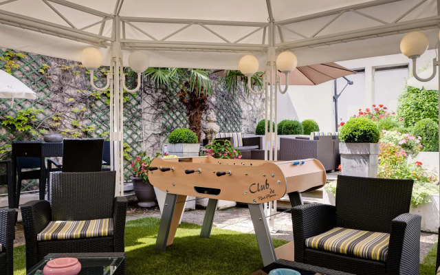 Chromatics Hotel & Restaurant The Hill Club by happyculture