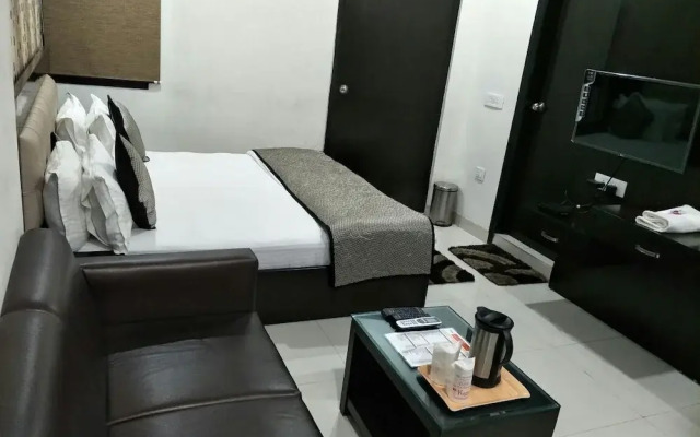 Hotel Mandakini Lush