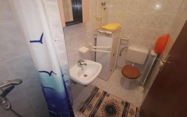Apartment Andrija 21 pax