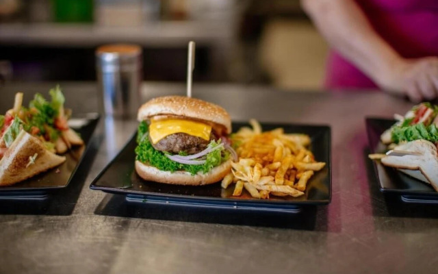 Enorme Eanthia Beach