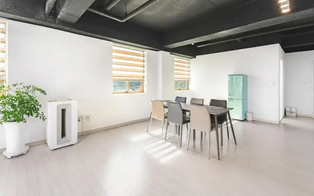 Goseong Leumeleu63 Pension