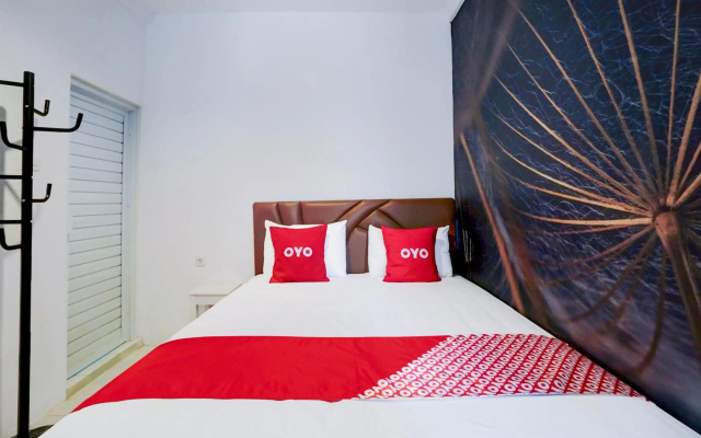Hotel O Nawangwulan – Guest Rooms – Kediri