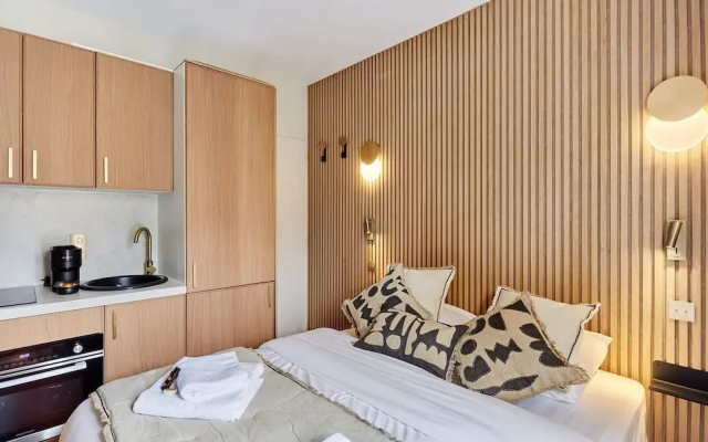 Superbe Studio Tour Eiffel Trocadero by Studioprestige