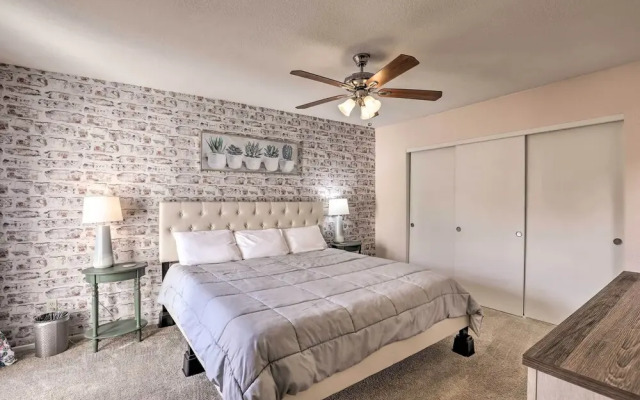 Sunny Tucson Townhome w/ Patio & Mountain Views!