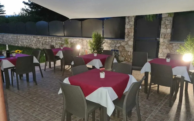 Room-b&b Villa Chiara Trappitello-taormi