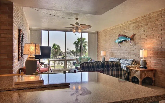 Channelview 103