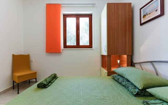 Nearby Beach, Modern Apartment Arena