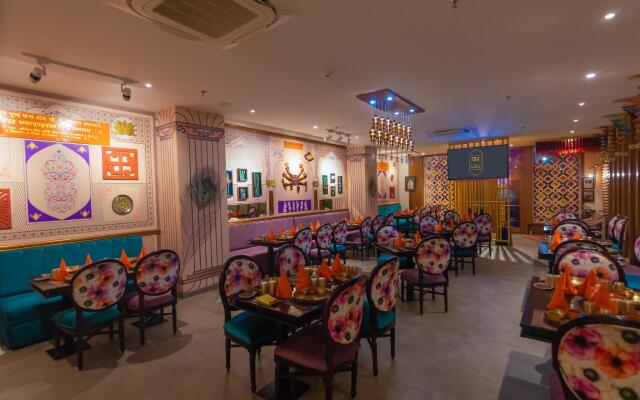 HOLYWATER Hotel by Ganga Kinare (150 mts from Ganga Ghat)