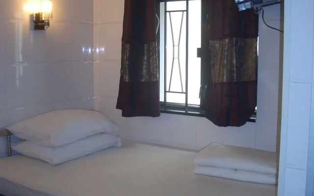 Maple Leaf Guest House