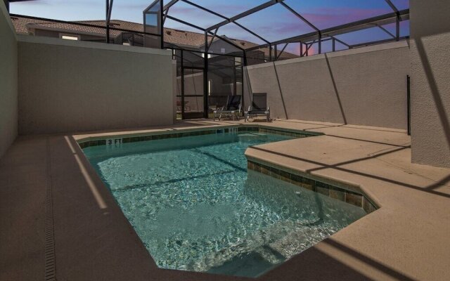 Beautiful 4Bd Pool TH, Storey Lake-4815DS