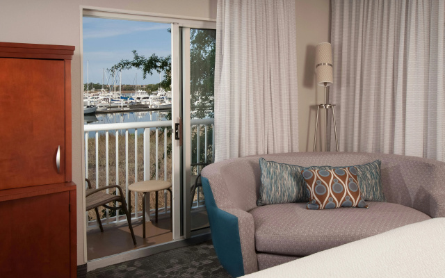 Courtyard Charleston Waterfront by Marriott