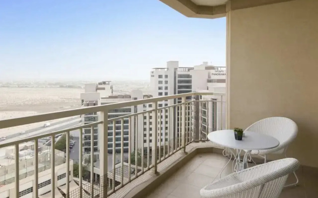 Spectacular Apartment in The Views