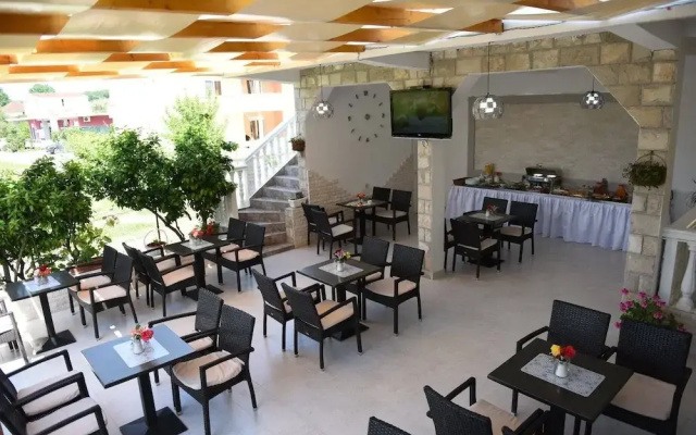 Apartments Cota
