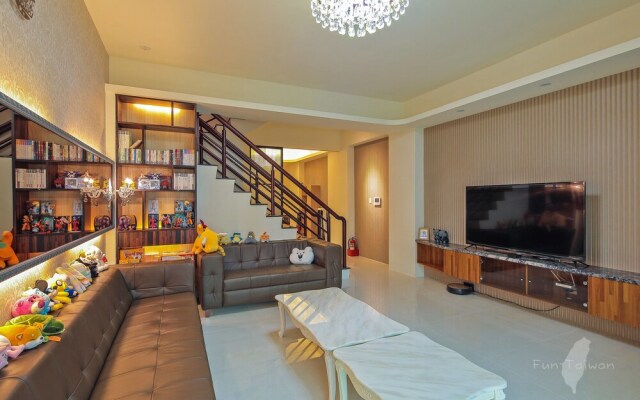 G G House