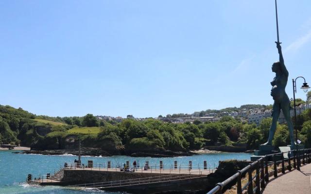 Val's Seaview