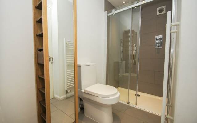 Pebble Cottage by Brighton Holiday Lets
