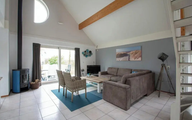 Holiday Home by Beach in Ooghduyne