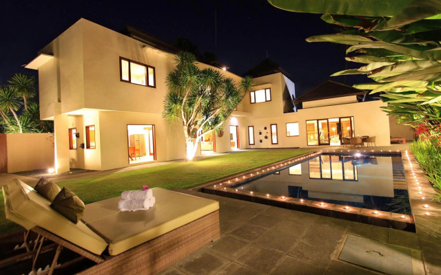 Villa Damaya