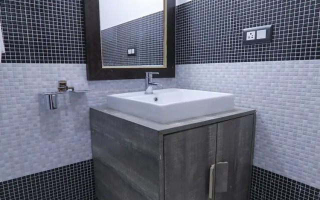 OYO 40939 White House Bnb
