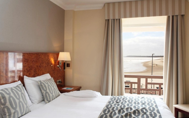 Pier Hotel