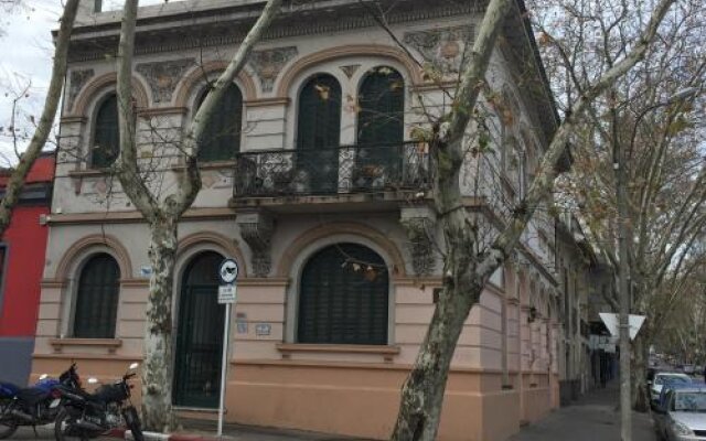 Habitaciones De Categoria En Casa Centrica De Montevideo