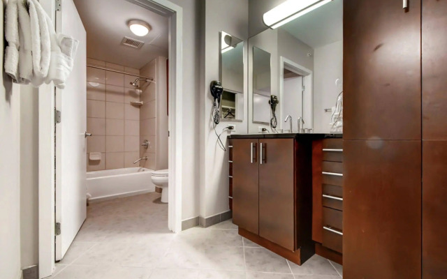 Global Luxury Suites at the National Mall