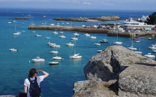 Breton holiday home in a quiet location near the beach