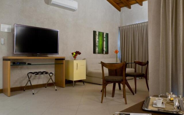 Abayomi Hotel