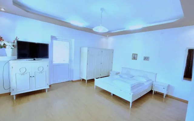 Brekner Private House