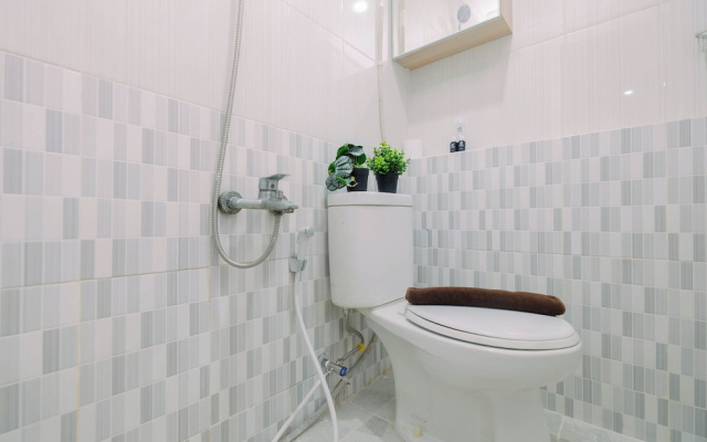 Compact Warm 2Br At Green Pramuka City Apartment