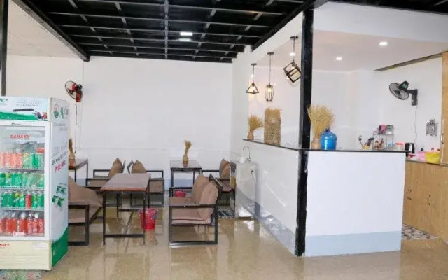 Giang Son Hostel