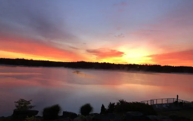 The Lake House Bed & Breakfast