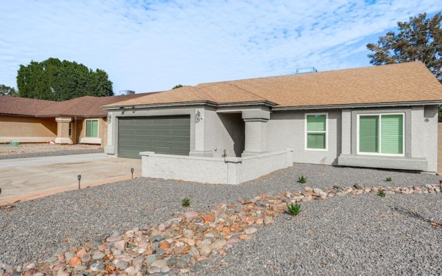 Lovely Gilbert Home w/ Private Pool: 3 Mi to Dtwn!