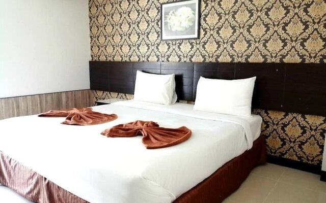 Grand Pruksa Siri Apartment