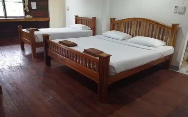 Jansom Beach Resort Ranong