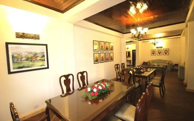 Adb Rooms The Oak Tree House