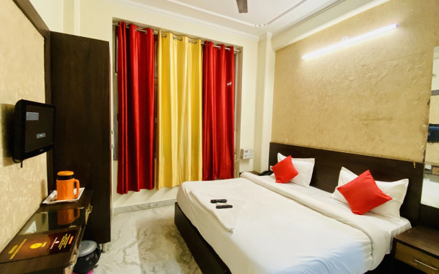 OYO 24106 Shri Raj Laxmi Palace