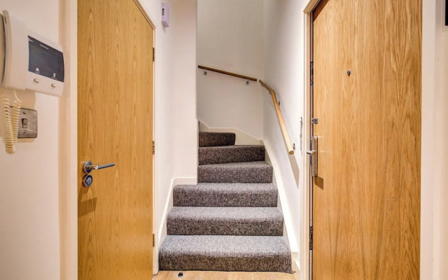 Hybrid Resi Greenwich