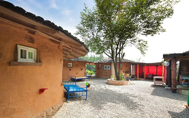 Yangpyeong Natural Clay House Pension