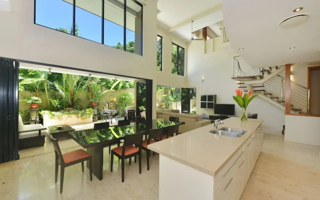 OneLuxe Luxury Holiday House