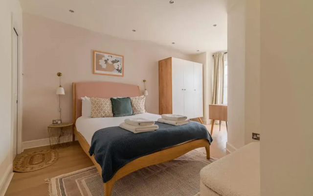 Beautiful 2 Bed, 2 Bath Abode In Dulwich