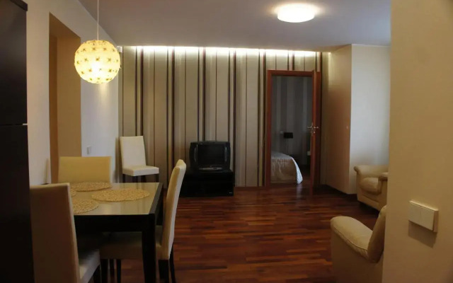 Lyra Apartments