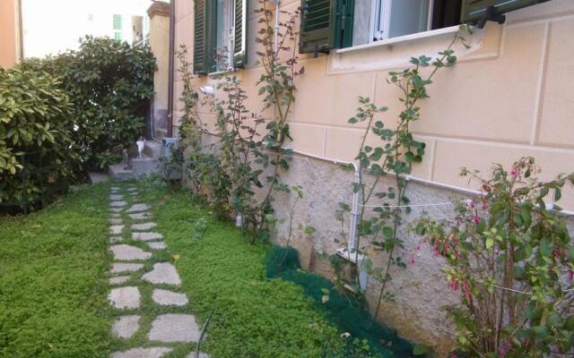 Open space con giardino vicino mare 010007-LT-0081