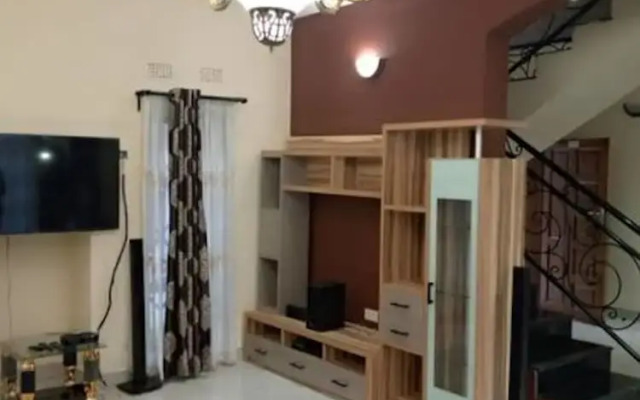 3 Bedrooms Exclusive Apartment in Kaludu