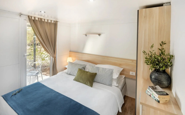 Waterman Beach Village
