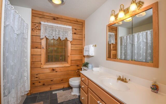 Rock Lodge Cabin 4 Bedroom House