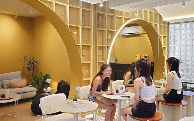 Au Luna Bangkok Hostel