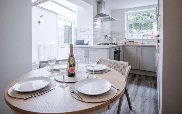 Castle Square - 2 Bedroom Holiday Home - Mumbles