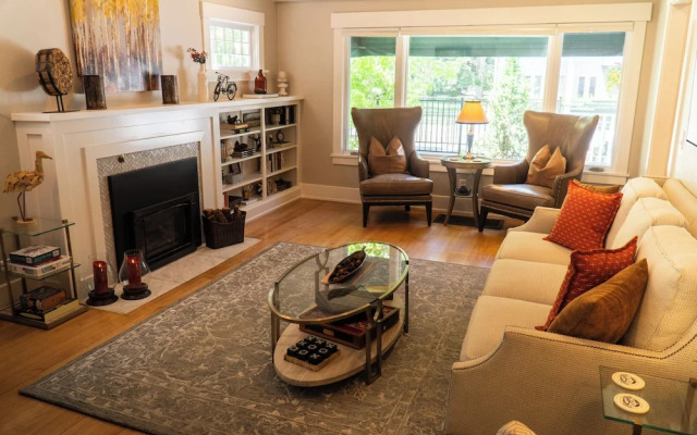 Huff House Inn and Cabins